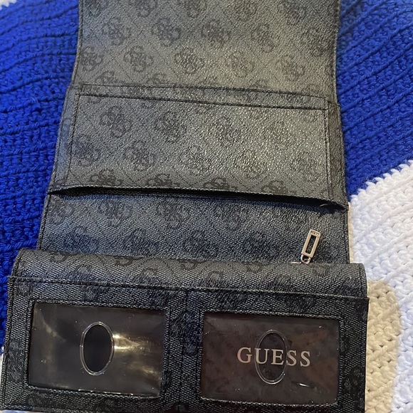 Gues wallet - Picture 3 of 3